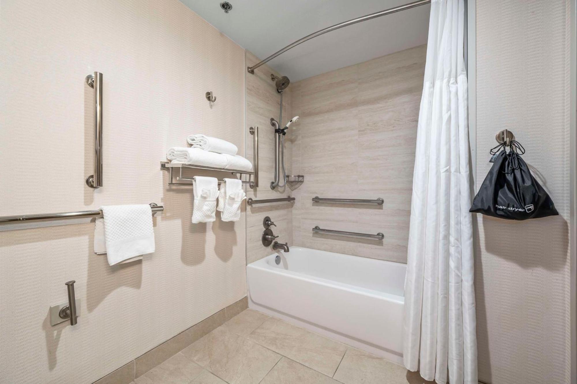 Doubletree By Hilton Tucson-Reid Park Hotel Eksteriør billede
